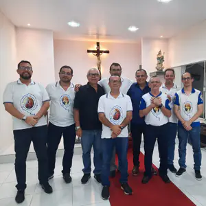 Fiéis participam da Celebração da Palavra com o Diácono Lisboa no bairro Catolé