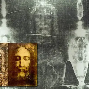 Imagem do Santo Sudário com marcas da crucificação de Cristo