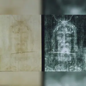 Imagem do Santo Sudário com marcas da crucificação de Cristo