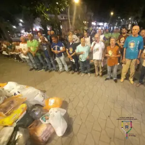 Terço na Praça
